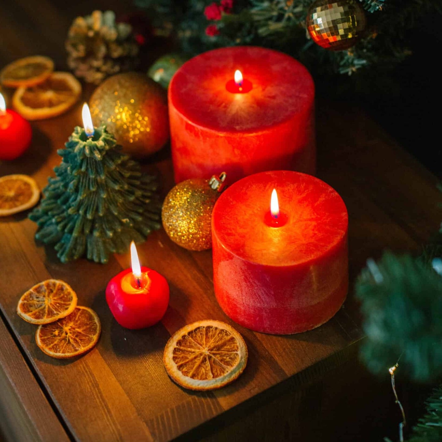 Scented Botanical Candle - Red